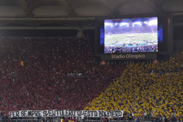 curva-sud-striscione-roma-bayern