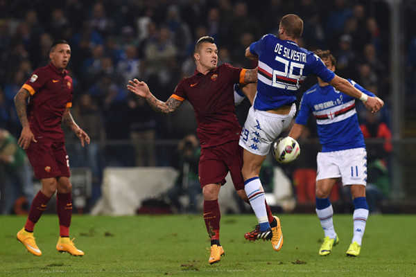 uc-sampdoria-v-as-roma-serie-a-13
