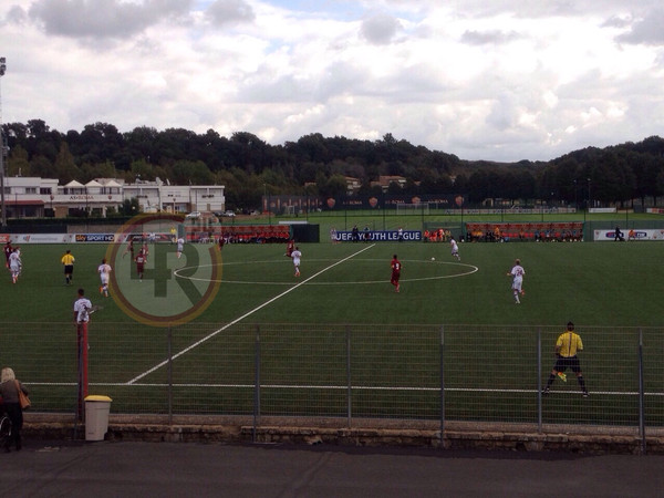 youth-league-azione-a-centrocampo-lr24