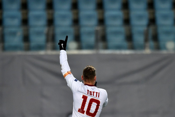 totti-spalle-numero-10