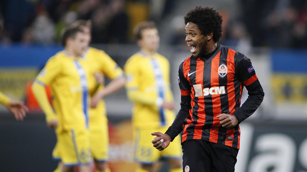 luiz-adriano-esulta