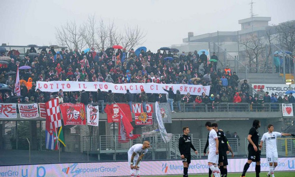 carpi_spezia_06_26605_immagine_obig-striscione-lotito-calcio-skyfo