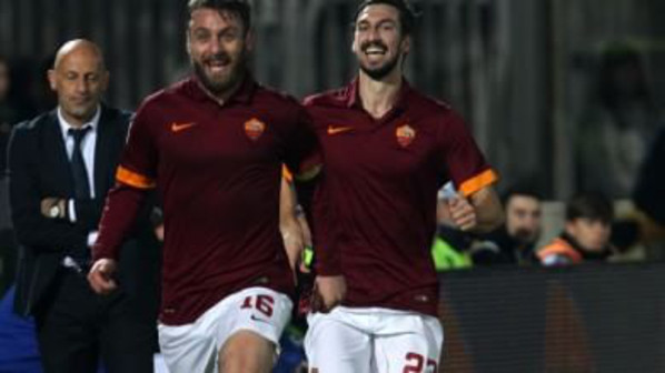 de-rossi-astori-corsa-cesena-roma