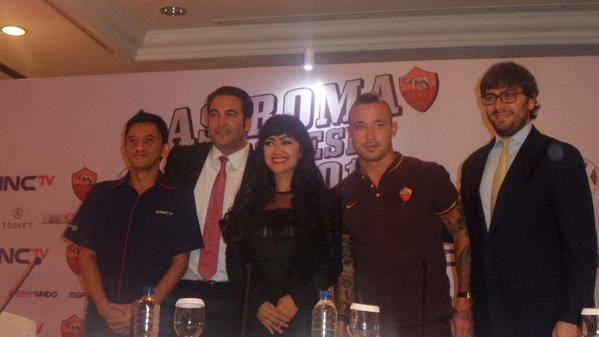 conferenza-indonesia-day-nainggolan-zanzi