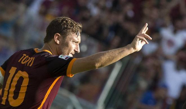roma-sassuolo-totti-300-gol