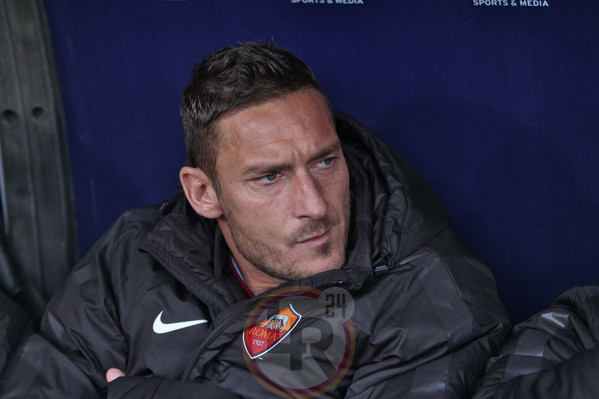 totti-panchina-pp-genoa-roma-141214-mancini