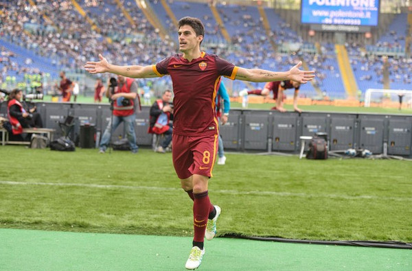 perotti-braccia-larghe-esulta-derby