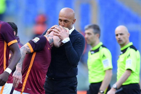 spalletti-bacia-testa-nainggolan