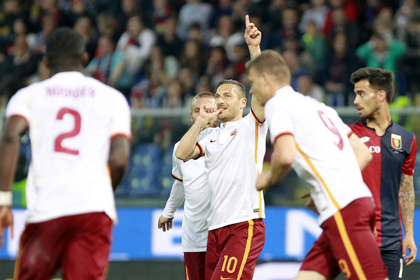 totti-esulta-genoa-roma