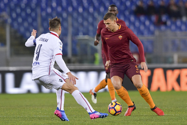 as-roma-v-cagliari-calcio-serie-a-7