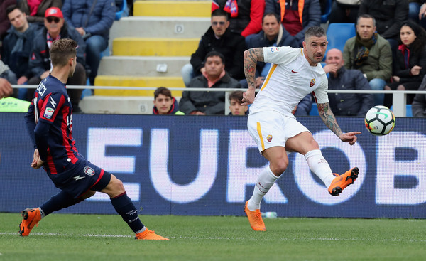 fc-crotone-v-as-roma-serie-a-49
