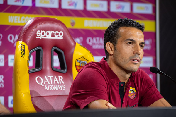 as-roma-conferenza-stampa-di-presentazione-del-calciatore-pedro-5