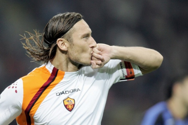 totti-cucchiaio-inter