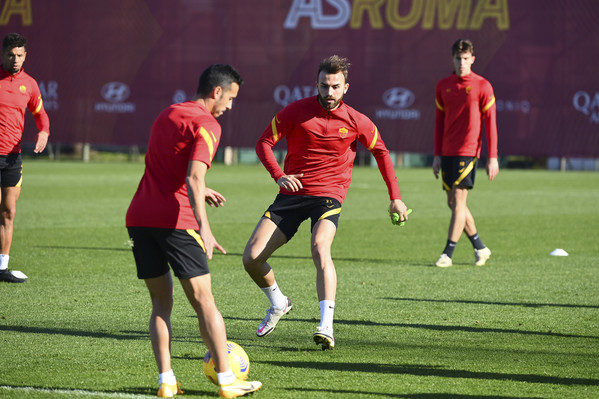 as-roma-sessione-di-allenamento-a-trigoria-349