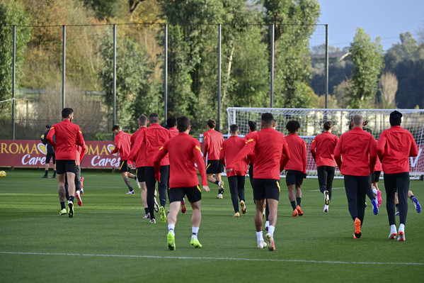as-roma-primo-allenamento-del-2021-a-trigoria