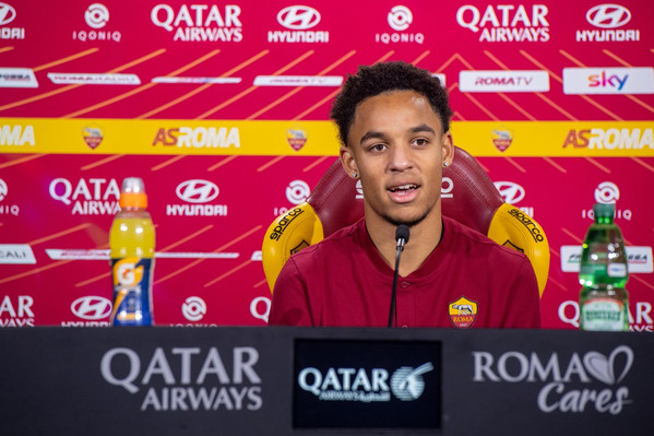 as-roma-la-prima-conferenza-stampa-del-nuovo-giocatore-bryan-reynolds-3