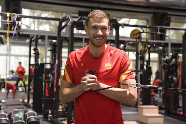 las-roma-in-allenamento-a-trigorialas-roma-in-allenamento-a-trigoria-63