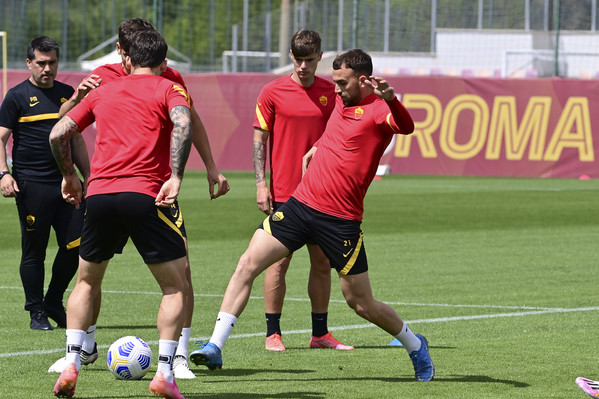 as-roma-sessione-di-allenamento-a-trigoria-561