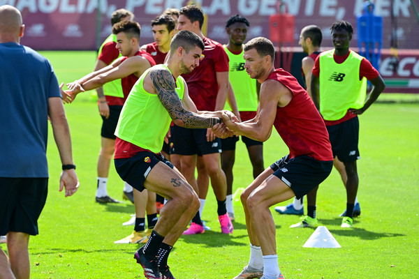 as-roma-training-session-350