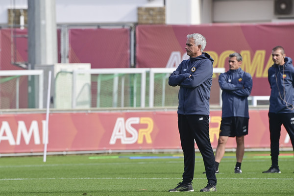 as-roma-training-session-547