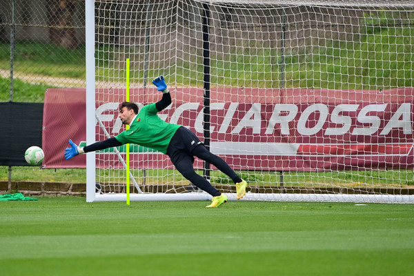 as-roma-training-session-695