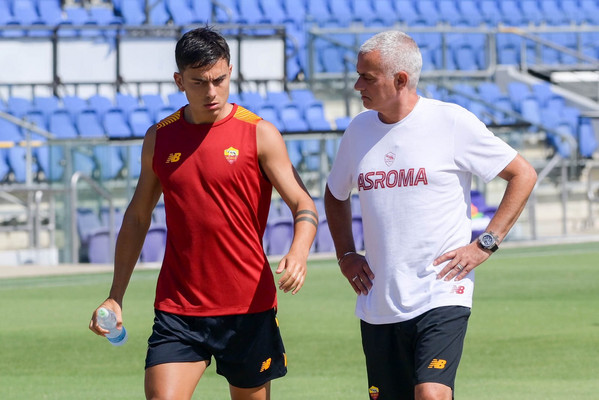 mourinho-dybala-allenamento