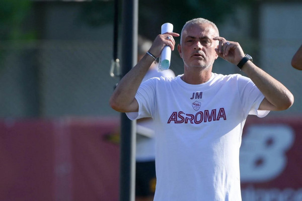 trigoria-mourinho-allenamento