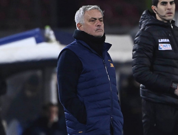 mourinho-lecce-roma-2