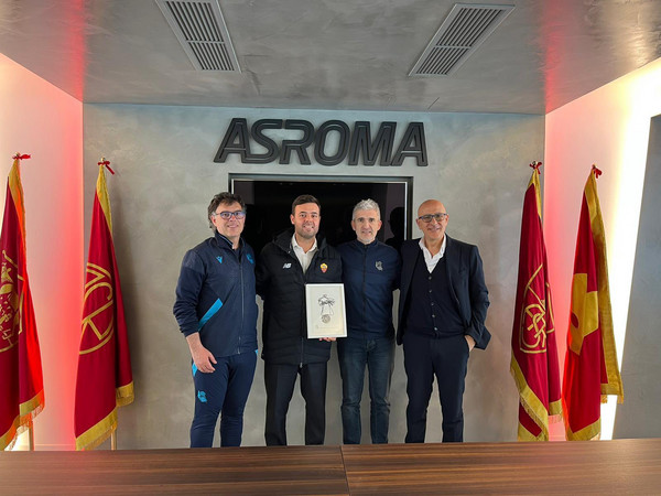 real-sociedad-e-tiago-pinto-con-vergine-trigoria