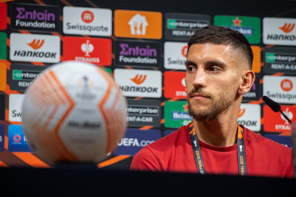 as-roma-training-session-and-press-conference-uefa-europa-league-final-202223-3