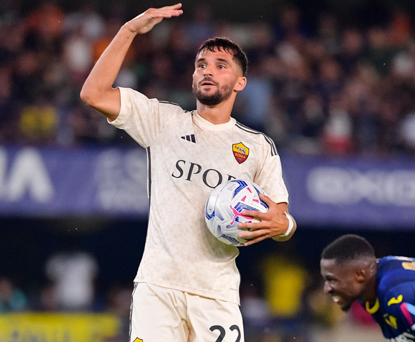 aouar-verona-roma-esultanza-gol