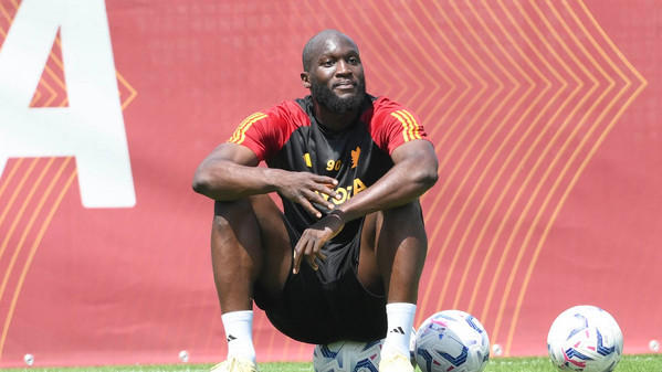 lukaku-seduto