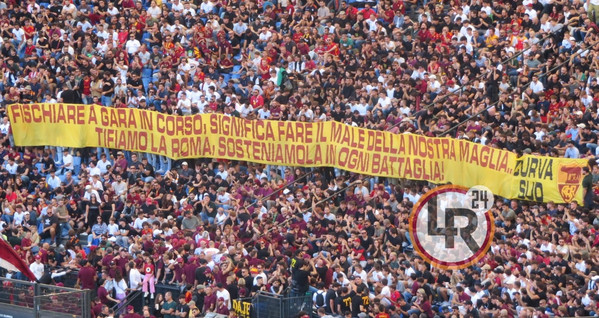 roma-venezia-striscione-curva-sud