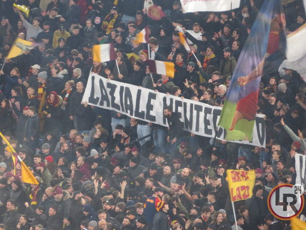 roma-lazio-striscione-8