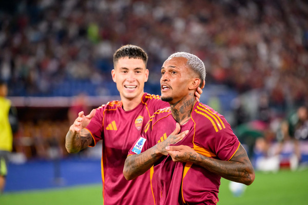 wesley-esultanza-roma-bologna-2