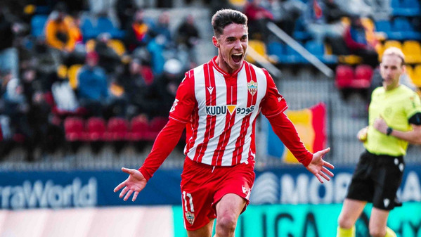 73ee3bf7-ea85-4df4-a05f-07dff876a21c_source-aspect-ratio_1600w_0