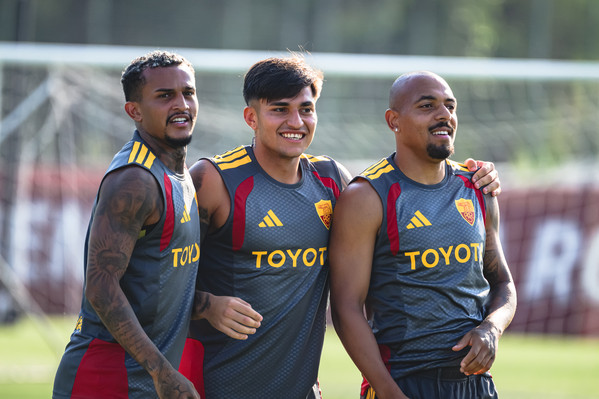 as-roma-training-session-28